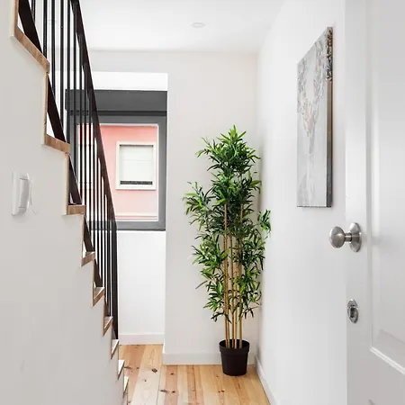 Altido Sunny Apt With Terrace Near Centre * Lisboa